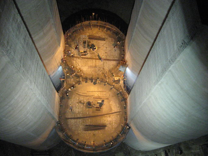 Silo à orge sur le port fluvial à Nogent-sur-seine